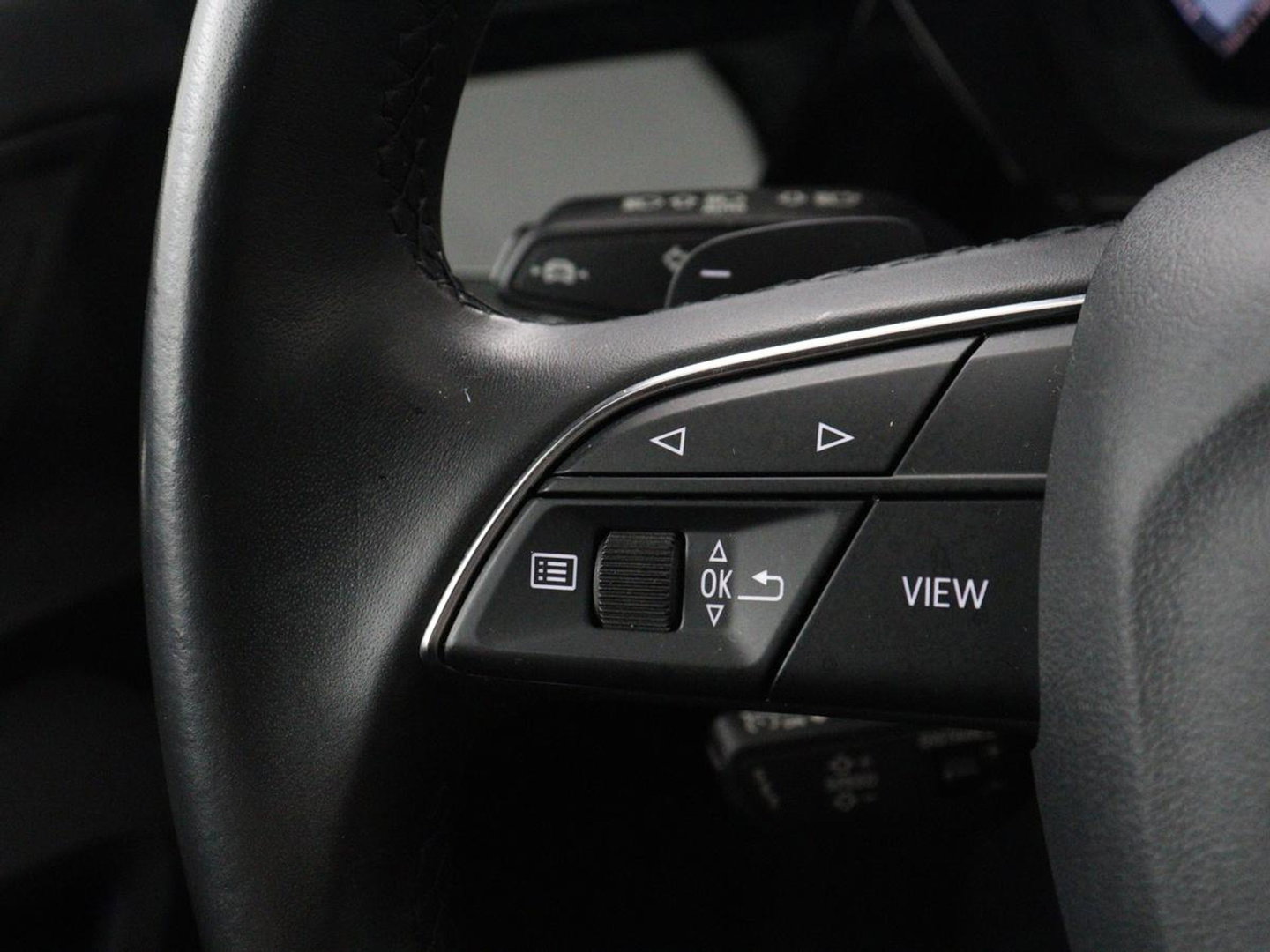 Audi A3 30 TFSI Advanced edition | Stoelverwarming | Matrix LED | Adaptive cruise | Camera | Park Assist | Elektrische stoel | Carplay | Sportstoelen | Navigatie | Virtual Cockpit | Climate control | Audi Sound