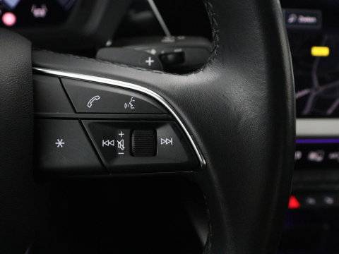 Audi A3 30 TFSI Advanced edition | Stoelverwarming | Matrix LED | Adaptive cruise | Camera | Park Assist | Elektrische stoel | Carplay | Sportstoelen | Navigatie | Virtual Cockpit | Climate control | Audi Sound