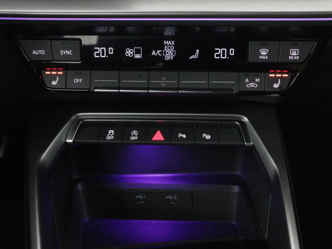 Audi A3 30 TFSI Advanced edition | Stoelverwarming | Matrix LED | Adaptive cruise | Camera | Park Assist | Elektrische stoel | Carplay | Sportstoelen | Navigatie | Virtual Cockpit | Climate control | Audi Sound