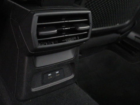 Audi A3 30 TFSI Advanced edition | Stoelverwarming | Matrix LED | Adaptive cruise | Camera | Park Assist | Elektrische stoel | Carplay | Sportstoelen | Navigatie | Virtual Cockpit | Climate control | Audi Sound