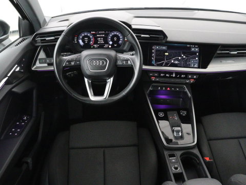 Audi A3 30 TFSI Advanced edition | Stoelverwarming | Matrix LED | Adaptive cruise | Camera | Park Assist | Elektrische stoel | Carplay | Sportstoelen | Navigatie | Virtual Cockpit | Climate control | Audi Sound
