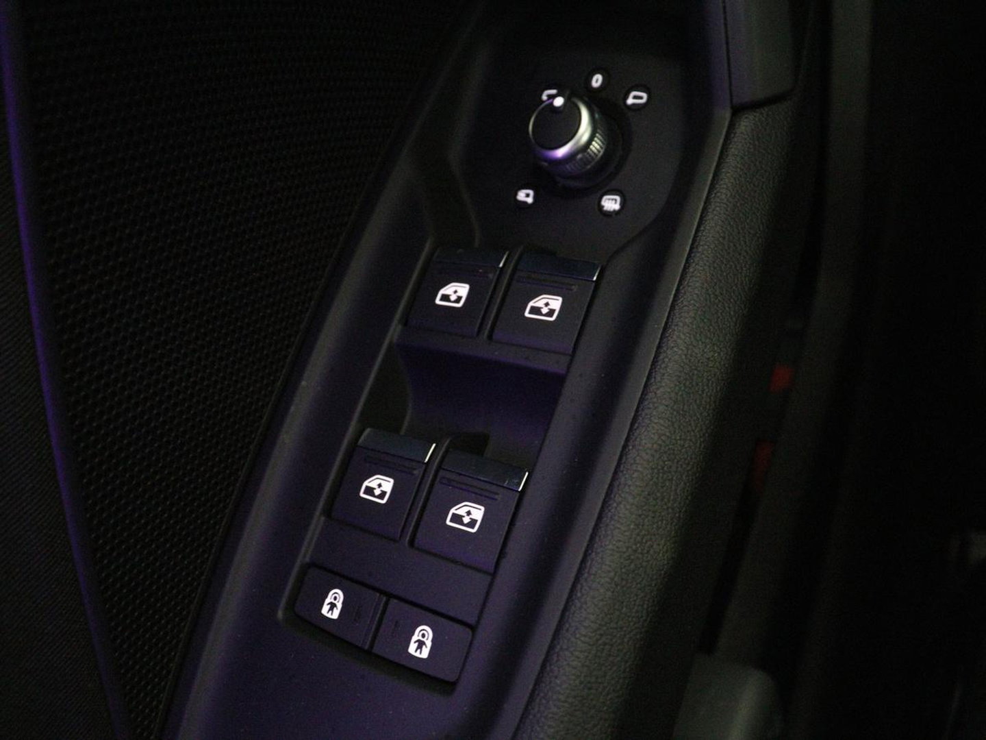 Audi A3 30 TFSI Advanced edition | Stoelverwarming | Matrix LED | Adaptive cruise | Camera | Park Assist | Elektrische stoel | Carplay | Sportstoelen | Navigatie | Virtual Cockpit | Climate control | Audi Sound