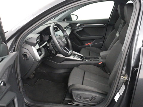 Audi A3 30 TFSI Advanced edition | Stoelverwarming | Matrix LED | Adaptive cruise | Camera | Park Assist | Elektrische stoel | Carplay | Sportstoelen | Navigatie | Virtual Cockpit | Climate control | Audi Sound