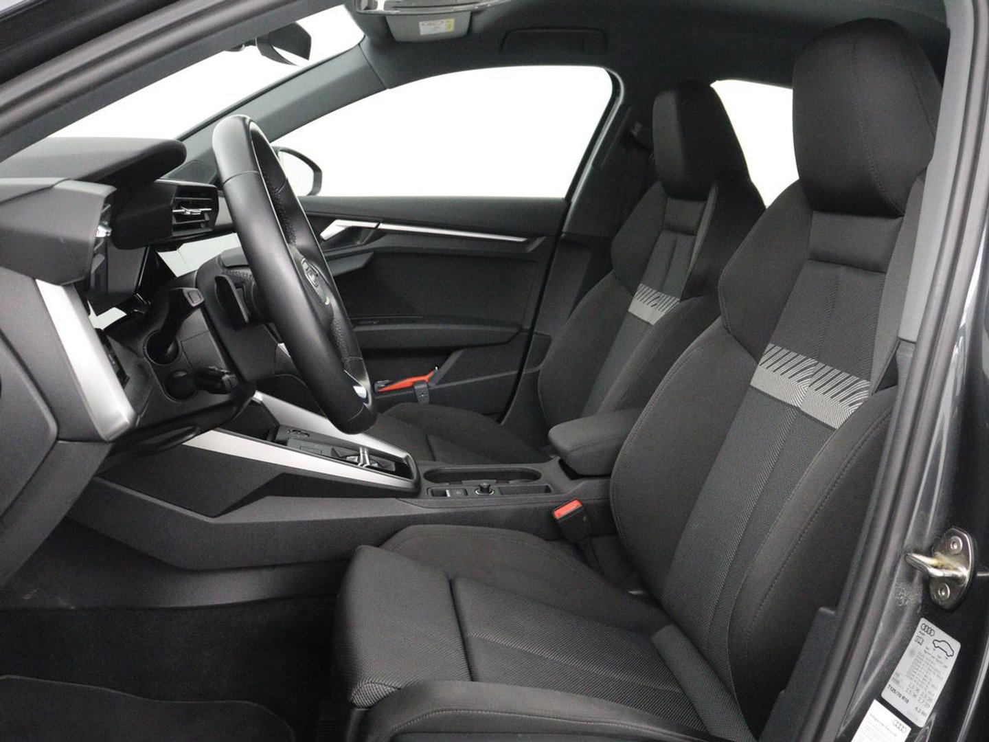 Audi A3 30 TFSI Advanced edition | Stoelverwarming | Matrix LED | Adaptive cruise | Camera | Park Assist | Elektrische stoel | Carplay | Sportstoelen | Navigatie | Virtual Cockpit | Climate control | Audi Sound