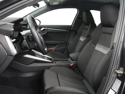 Audi A3 30 TFSI Advanced edition | Stoelverwarming | Matrix LED | Adaptive cruise | Camera | Park Assist | Elektrische stoel | Carplay | Sportstoelen | Navigatie | Virtual Cockpit | Climate control | Audi Sound