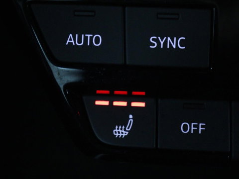 Audi A3 30 TFSI Advanced edition | Stoelverwarming | Matrix LED | Adaptive cruise | Camera | Park Assist | Elektrische stoel | Carplay | Sportstoelen | Navigatie | Virtual Cockpit | Climate control | Audi Sound
