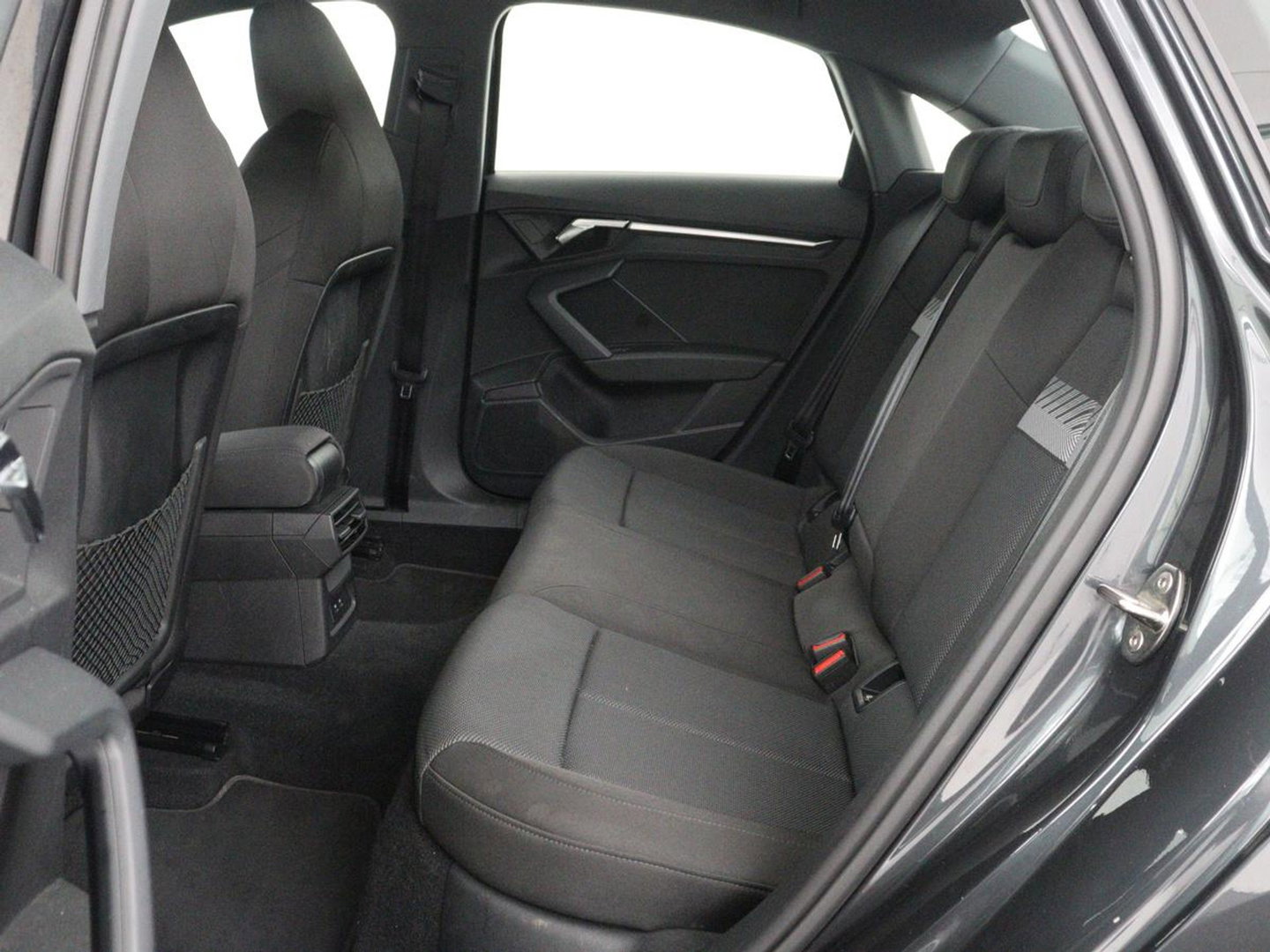 Audi A3 30 TFSI Advanced edition | Stoelverwarming | Matrix LED | Adaptive cruise | Camera | Park Assist | Elektrische stoel | Carplay | Sportstoelen | Navigatie | Virtual Cockpit | Climate control | Audi Sound