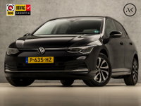 Volkswagen Golf - 1.0 TSI Sportline (APPLE CARPLAY, GROOT NAVI, SFEERVERLICHTING, KEYLESS, GETINT GLAS, SPORTSTOELEN, PARKEERSENSOREN, LM VELGEN, ADAPTIVE CRUISE, NIEUWSTAAT)