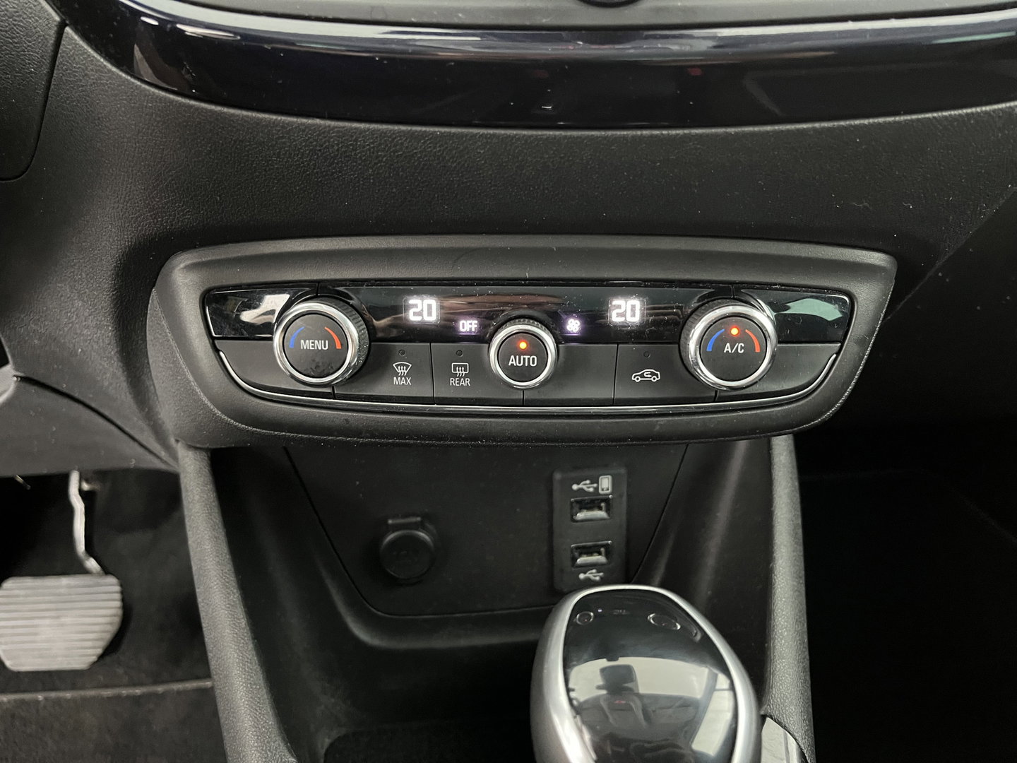 Opel Crossland X 1.2 Turbo 120 Jaar Edition Aut. *FULL-LED | NAVI-FULLMAP | CAMERA | PRIVACY-GLASS | COMFORT-SEATS | ECC | PDC | CRUISE | 16''ALU | TOWBAR*