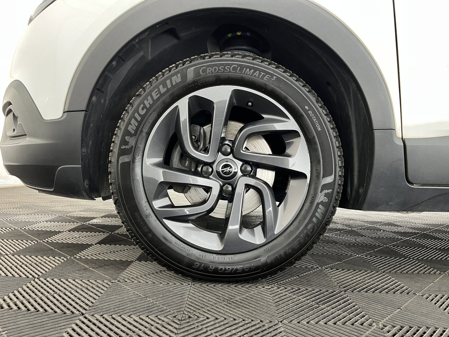 Opel Crossland X 1.2 Turbo 120 Jaar Edition Aut. *FULL-LED | NAVI-FULLMAP | CAMERA | PRIVACY-GLASS | COMFORT-SEATS | ECC | PDC | CRUISE | 16''ALU | TOWBAR*