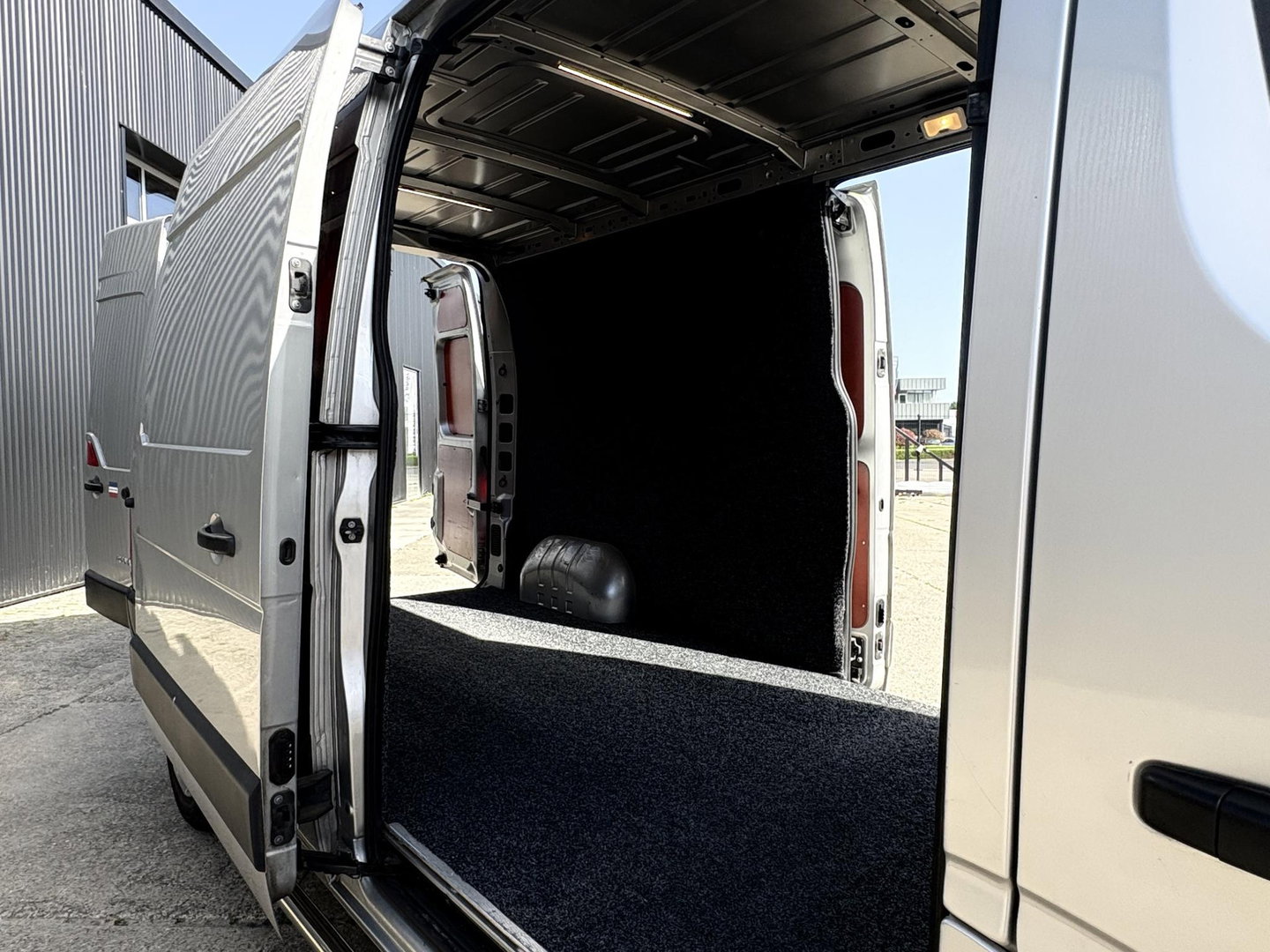 Renault Master 2.3 dCi L3H3 | MARGE | CAMERA | ZEER NETTE BUS | LAADRUIMTE BEKLEED | 2X schuifdeur