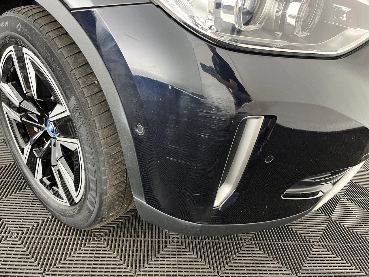 BMW iX3