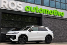 Volkswagen T-Roc - 1.5 eTsi R-Line First Edition | NIEUW MODEL | BTW | CAMERA | ACC | STUURVERWARMING |