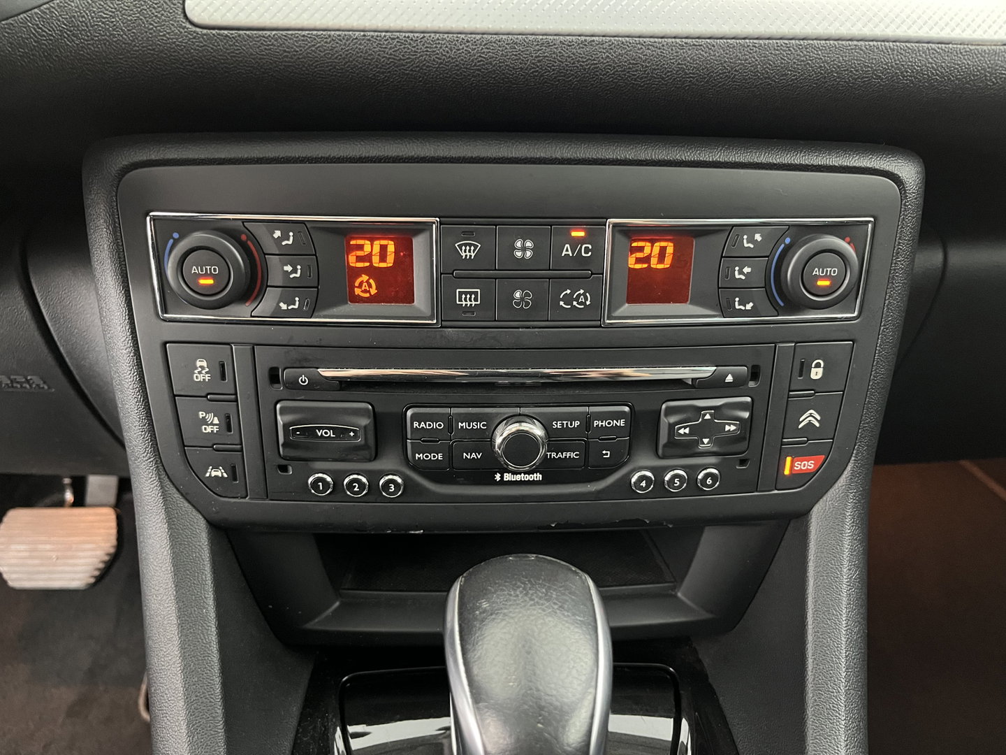 Citroën C5 CrossTourer 2.2 HDi Exclusive Aut. *PANO | LEATHER | XENON | MEMORY-PACK | CAMERA | JBL-SOUND | NAVI-FULLMAP | COMFORTSEATS | PRIVACY-GLASS | ECC | PDC | CRUISE | TOWBAR | 18''ALU*