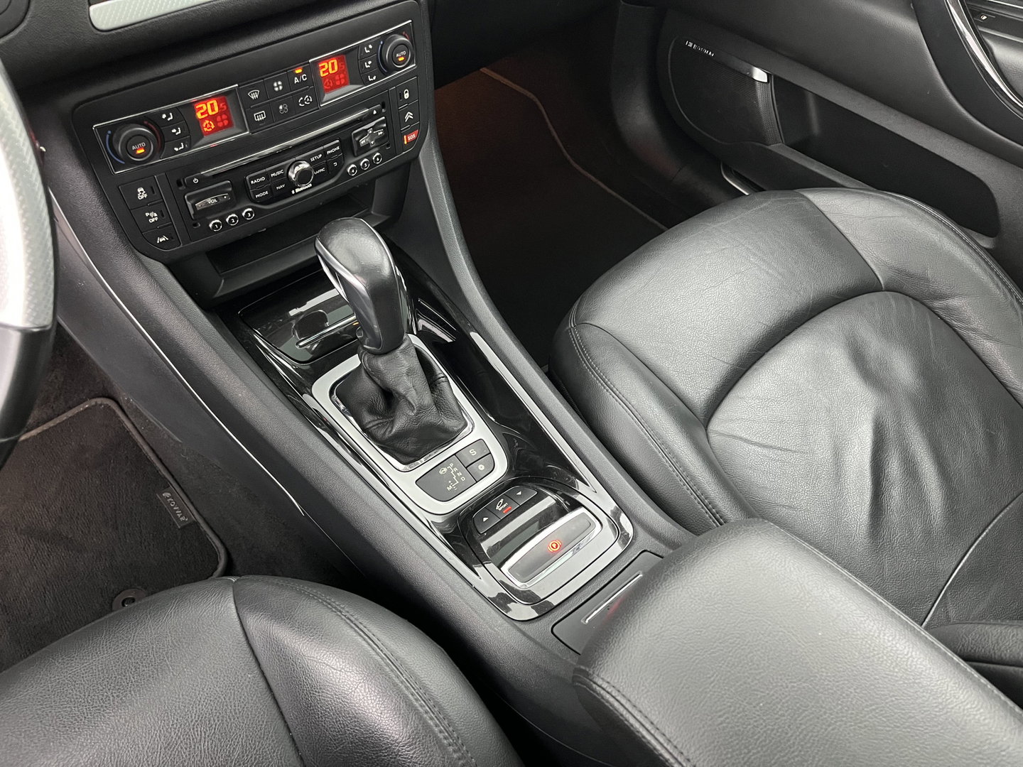 Citroën C5 CrossTourer 2.2 HDi Exclusive Aut. *PANO | LEATHER | XENON | MEMORY-PACK | CAMERA | JBL-SOUND | NAVI-FULLMAP | COMFORTSEATS | PRIVACY-GLASS | ECC | PDC | CRUISE | TOWBAR | 18''ALU*