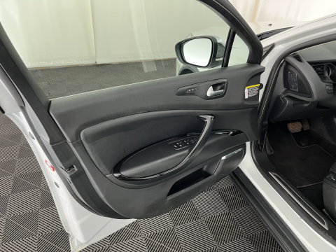 Citroën C5 CrossTourer 2.2 HDi Exclusive Aut. *PANO | LEATHER | XENON | MEMORY-PACK | CAMERA | JBL-SOUND | NAVI-FULLMAP | COMFORTSEATS | PRIVACY-GLASS | ECC | PDC | CRUISE | TOWBAR | 18''ALU*