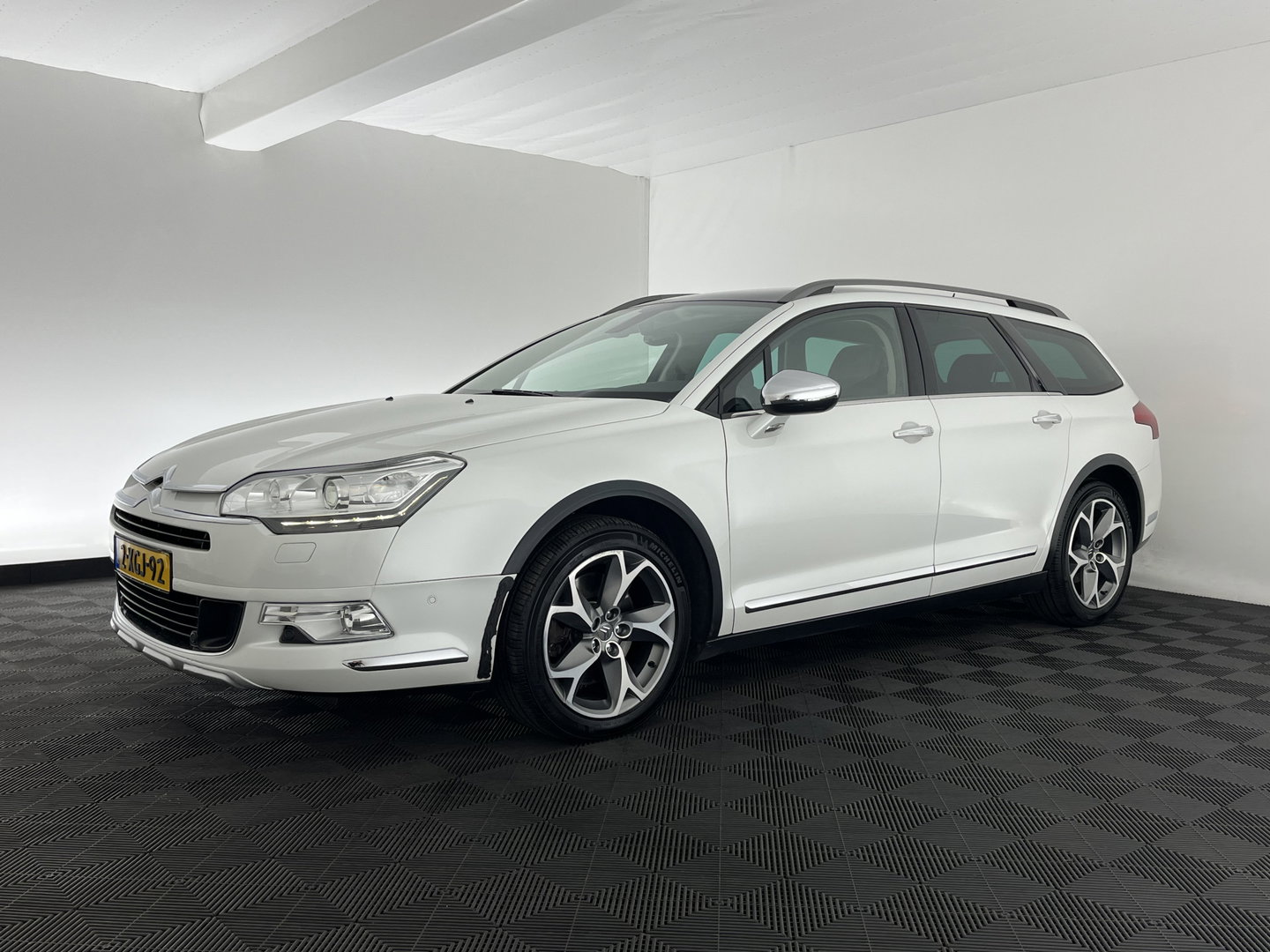Citroën C5 CrossTourer 2.2 HDi Exclusive Aut. *PANO | LEATHER | XENON | MEMORY-PACK | CAMERA | JBL-SOUND | NAVI-FULLMAP | COMFORTSEATS | PRIVACY-GLASS | ECC | PDC | CRUISE | TOWBAR | 18''ALU*