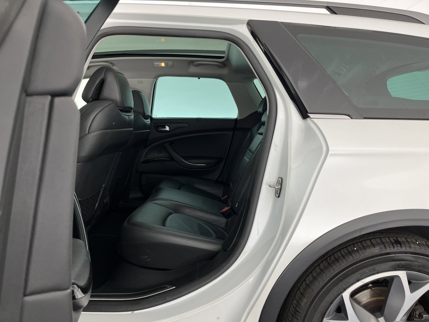 Citroën C5 CrossTourer 2.2 HDi Exclusive Aut. *PANO | LEATHER | XENON | MEMORY-PACK | CAMERA | JBL-SOUND | NAVI-FULLMAP | COMFORTSEATS | PRIVACY-GLASS | ECC | PDC | CRUISE | TOWBAR | 18''ALU*