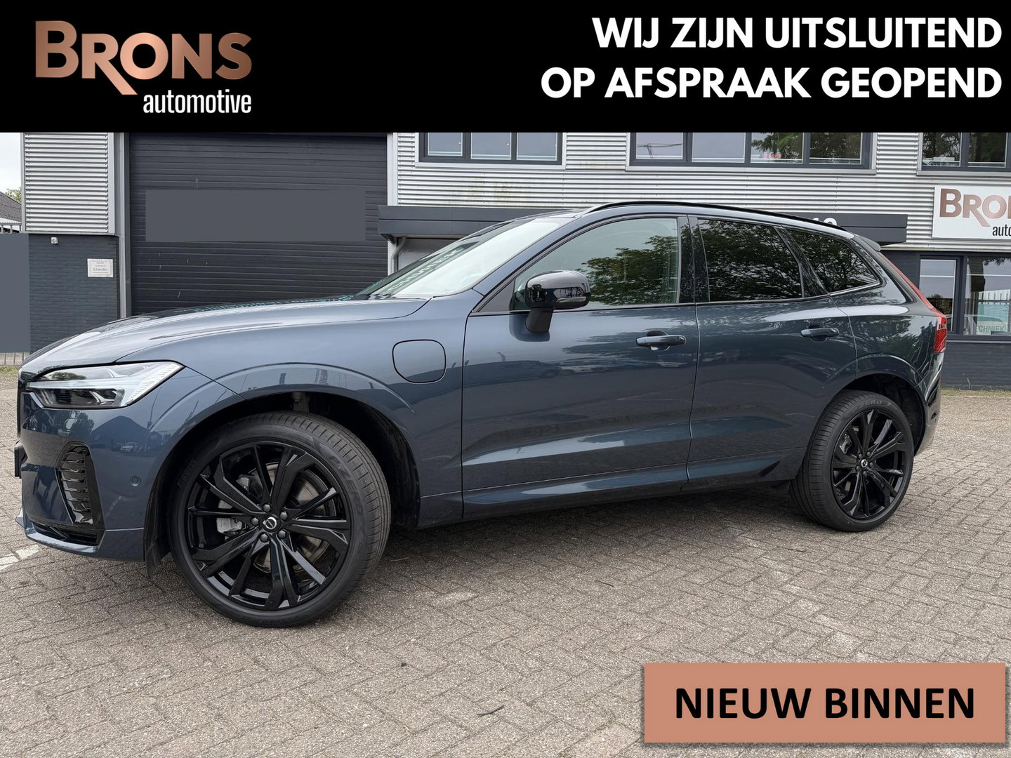 Volvo XC60 2.0 T8 Plug-in hybrid AWD Ultra Dark Facelift model l 21 inc l 360 l stoel verwarming l 455pk