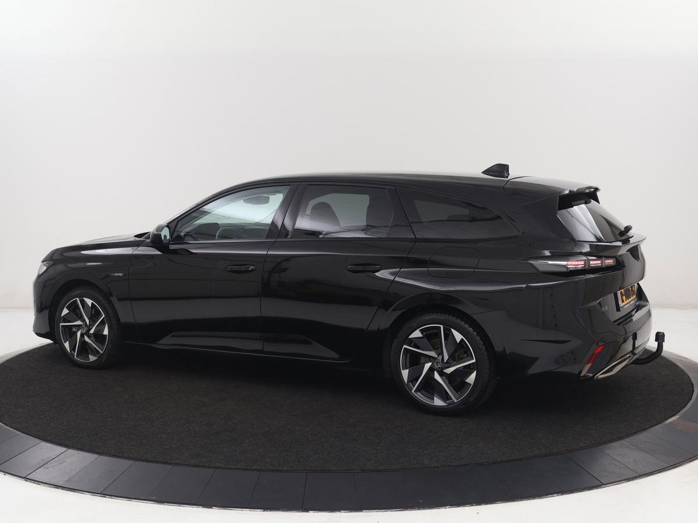 Peugeot 308 1.6 HYbrid 180 Allure Pack Business | SOH 92,4% | Stoelverwarming | Adaptive cruise | Carplay | Half leder | Navigatie | Camera | keyless | Full LED | PHEV | Plug In