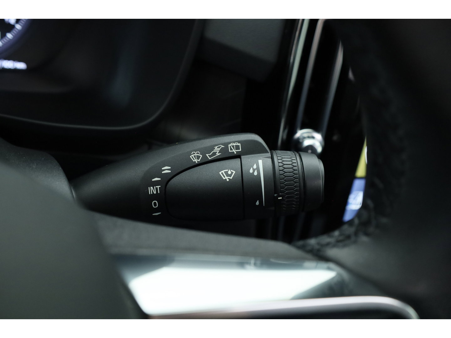 Volvo XC40 1.5 T4 Plug-in hybrid Plus Dark | Pano | Elek. Trekhaak | Leder | 20'' | Camera | Stoel- Stuurverw. | H&K
