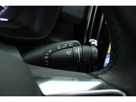 Volvo XC40 1.5 T4 Plug-in hybrid Plus Dark | Pano | Elek. Trekhaak | Leder | 20'' | Camera | Stoel- Stuurverw. | H&K