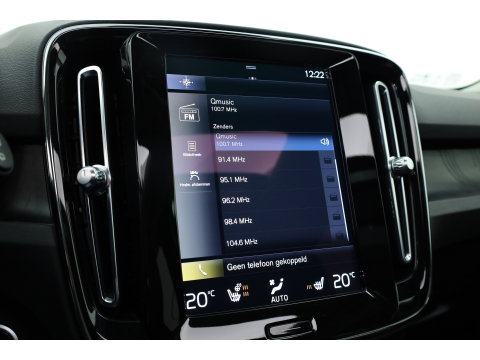 Volvo XC40 1.5 T4 Plug-in hybrid Plus Dark | Pano | Elek. Trekhaak | Leder | 20'' | Camera | Stoel- Stuurverw. | H&K