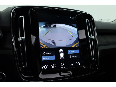 Volvo XC40 1.5 T4 Plug-in hybrid Plus Dark | Pano | Elek. Trekhaak | Leder | 20'' | Camera | Stoel- Stuurverw. | H&K
