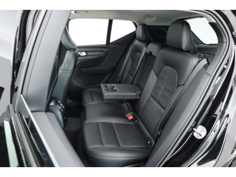 Volvo XC40 1.5 T4 Plug-in hybrid Plus Dark | Pano | Elek. Trekhaak | Leder | 20'' | Camera | Stoel- Stuurverw. | H&K