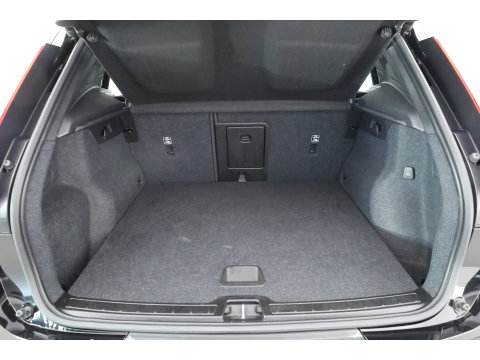 Volvo XC40 1.5 T4 Plug-in hybrid Plus Dark | Pano | Elek. Trekhaak | Leder | 20'' | Camera | Stoel- Stuurverw. | H&K