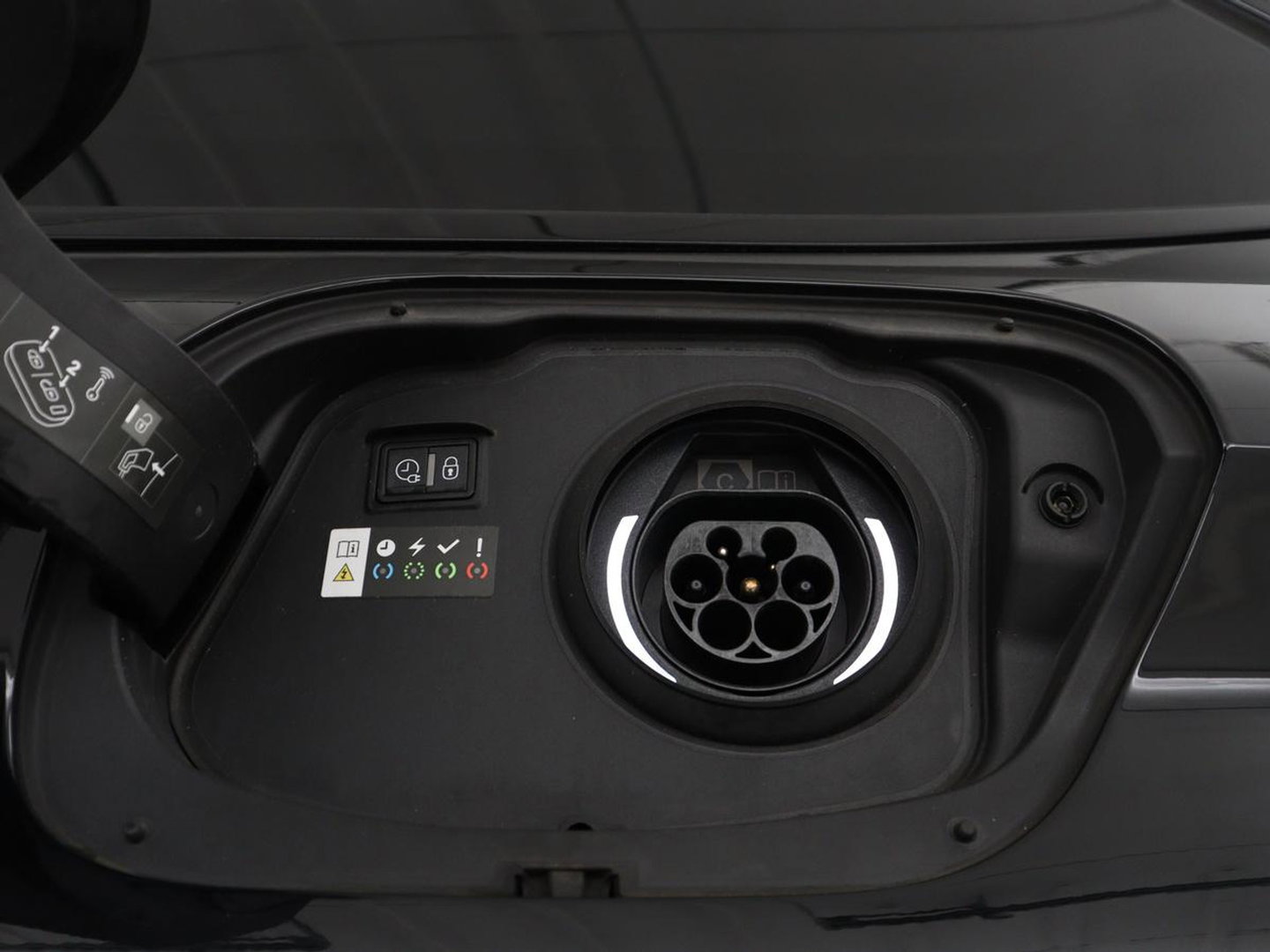 Peugeot 308 1.6 HYbrid 180 Allure Pack Business | SOH 92,4% | Stoelverwarming | Adaptive cruise | Carplay | Half leder | Navigatie | Camera | keyless | Full LED | PHEV | Plug In