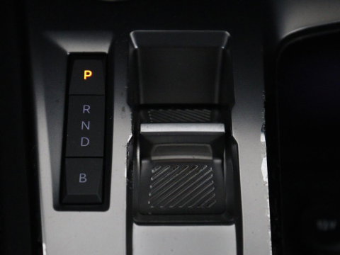 Peugeot 308 1.6 HYbrid 180 Allure Pack Business | SOH 92,4% | Stoelverwarming | Adaptive cruise | Carplay | Half leder | Navigatie | Camera | keyless | Full LED | PHEV | Plug In