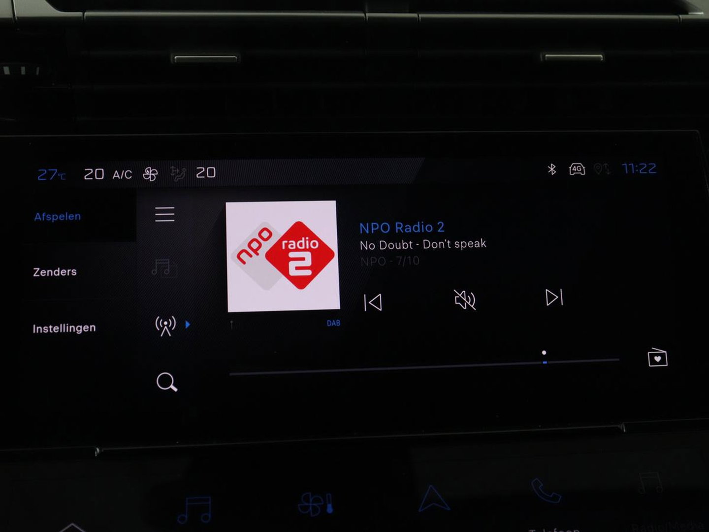 Peugeot 308 1.6 HYbrid 180 Allure Pack Business | SOH 92,4% | Stoelverwarming | Adaptive cruise | Carplay | Half leder | Navigatie | Camera | keyless | Full LED | PHEV | Plug In