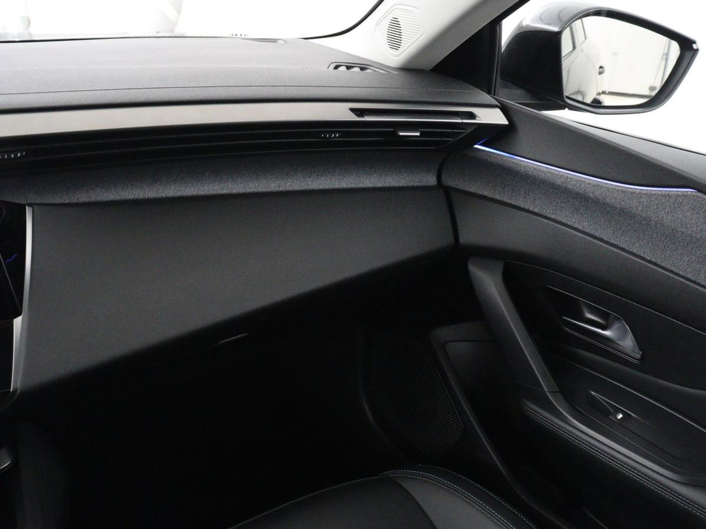 Peugeot 308 1.6 HYbrid 180 Allure Pack Business | SOH 92,4% | Stoelverwarming | Adaptive cruise | Carplay | Half leder | Navigatie | Camera | keyless | Full LED | PHEV | Plug In