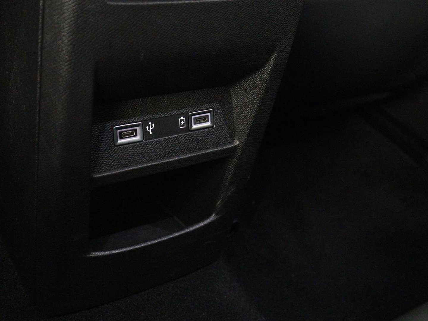 Peugeot 308 1.6 HYbrid 180 Allure Pack Business | SOH 92,4% | Stoelverwarming | Adaptive cruise | Carplay | Half leder | Navigatie | Camera | keyless | Full LED | PHEV | Plug In