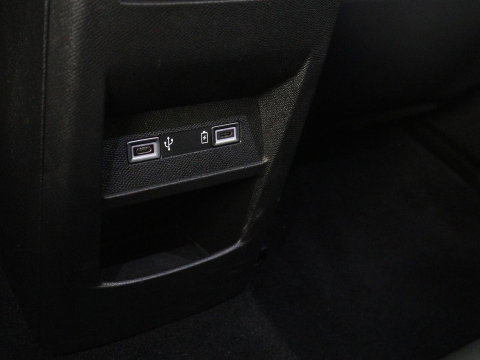 Peugeot 308 1.6 HYbrid 180 Allure Pack Business | SOH 92,4% | Stoelverwarming | Adaptive cruise | Carplay | Half leder | Navigatie | Camera | keyless | Full LED | PHEV | Plug In