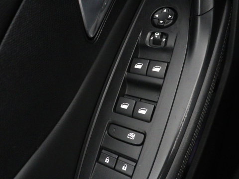 Peugeot 308 1.6 HYbrid 180 Allure Pack Business | SOH 92,4% | Stoelverwarming | Adaptive cruise | Carplay | Half leder | Navigatie | Camera | keyless | Full LED | PHEV | Plug In