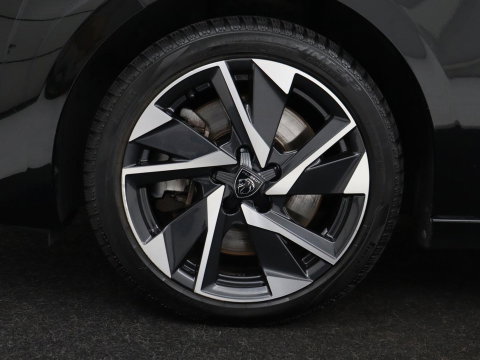 Peugeot 308 1.6 HYbrid 180 Allure Pack Business | SOH 92,4% | Stoelverwarming | Adaptive cruise | Carplay | Half leder | Navigatie | Camera | keyless | Full LED | PHEV | Plug In