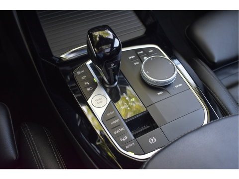 BMW X3 xDrive30e Business Edition Plus 292 pk | Elekt.trekhaak | Open dak | Keyless | 360 gr.camera | Leder | Carplay | Z+W banden
