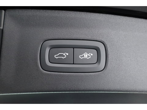 Polestar 2 Long Range Dual motor Plus 82 kWh | Stoelventilatie | Leer |  ACC | Blis | Pano | 360 Camera | Trekhaak | stoel 4 & stuur verwarming |