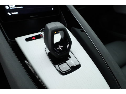 Polestar 2 Long Range Dual motor Plus 82 kWh | Stoelventilatie | Leer |  ACC | Blis | Pano | 360 Camera | Trekhaak | stoel 4 & stuur verwarming |
