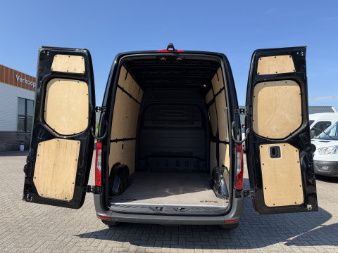 Mercedes-Benz Sprinter 314 2.2 CDI autmaat L1H2 zwart / euro 6 / bpm vij / vaste prijs rijklaar € 23.950 ex btw / lease vanaf € 391 / cruise en climate control / achteruit camera / navigatie