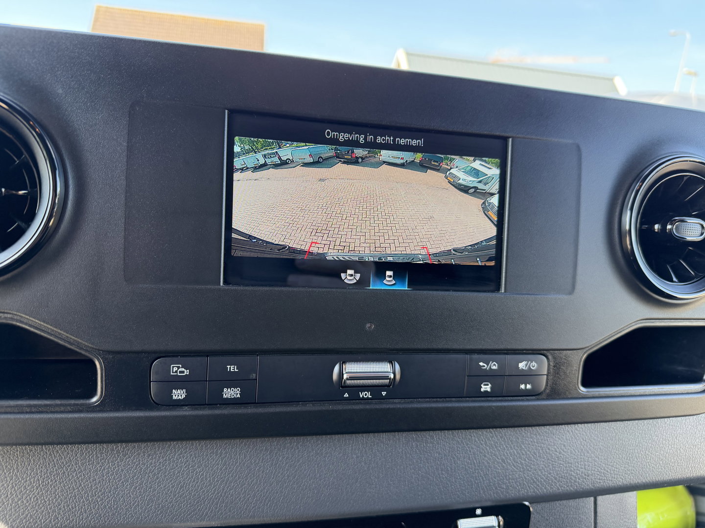 Mercedes-Benz Sprinter 314 2.2 CDI autmaat L1H2 zwart / euro 6 / bpm vij / vaste prijs rijklaar € 23.950 ex btw / lease vanaf € 391 / cruise en climate control / achteruit camera / navigatie