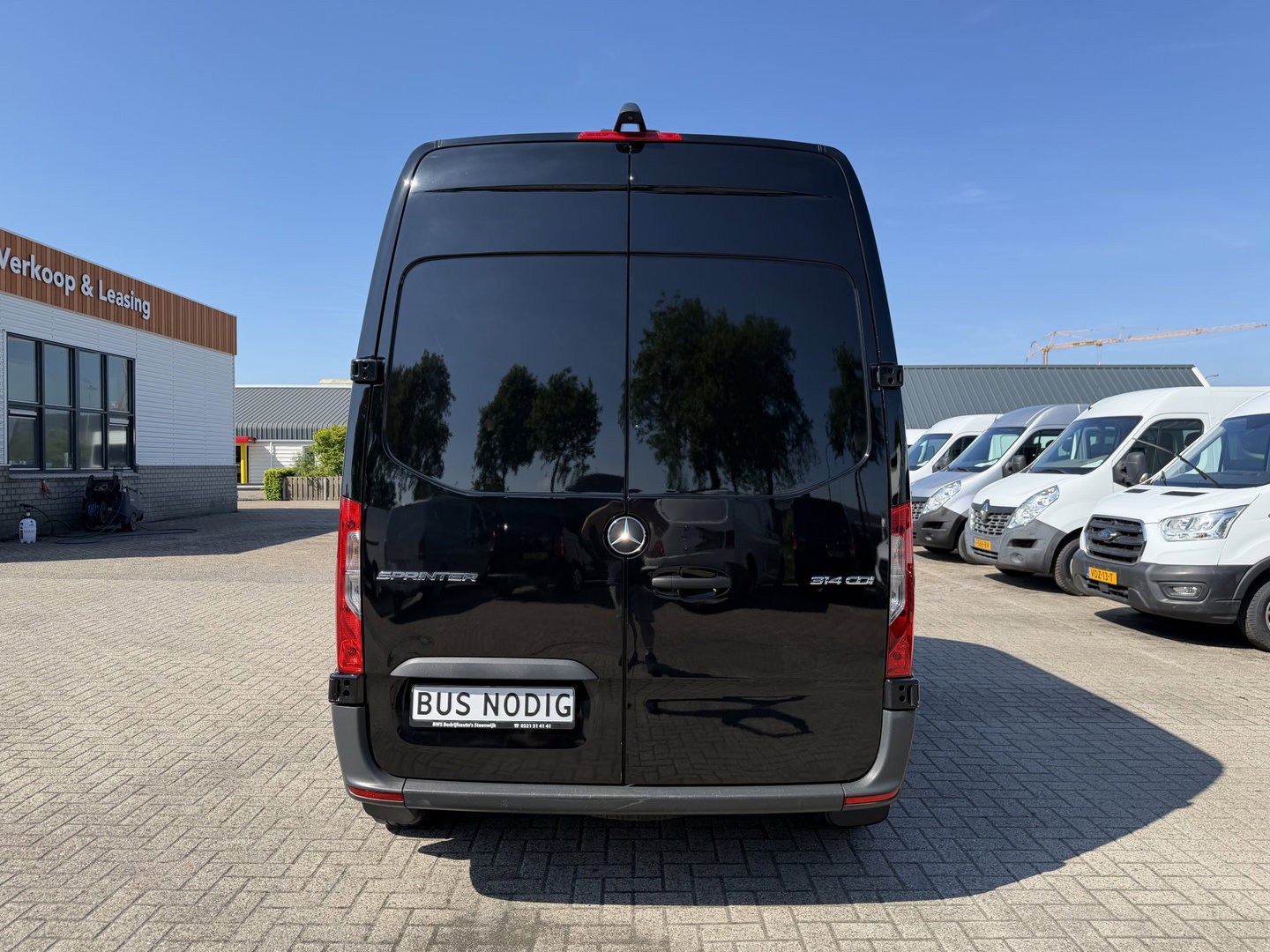 Mercedes-Benz Sprinter 314 2.2 CDI autmaat L1H2 zwart / euro 6 / bpm vij / vaste prijs rijklaar € 23.950 ex btw / lease vanaf € 391 / cruise en climate control / achteruit camera / navigatie