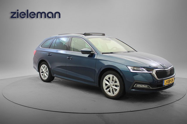 Škoda Octavia - Combi 1.5 TSI First Edition - Panorama, Digitaal Cockpit, Carplay, Stoelverw. Trekhaak