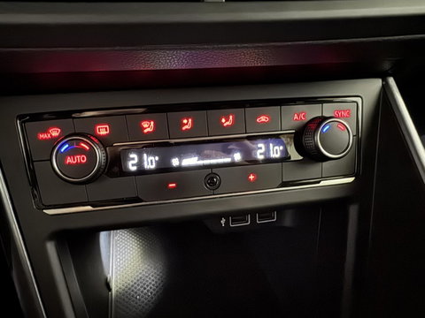 Volkswagen Polo 1.0 TSI Highline DSG Carplay ACC Clima NAP