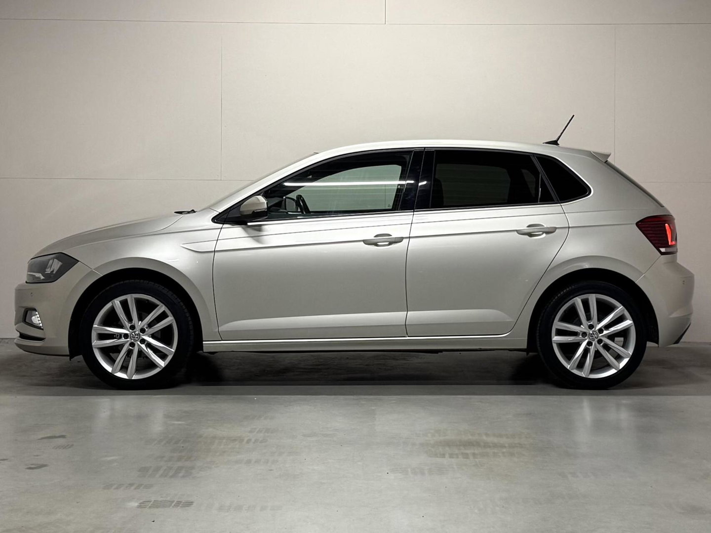 Volkswagen Polo 1.0 TSI Highline DSG Carplay ACC Clima NAP