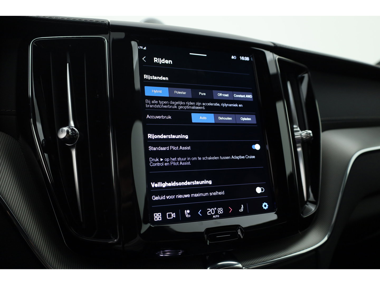 Volvo XC60 2.0 T8 Plug-in-hybrid AWD Polestar Engineered | Öhlins |Bowers & Wilkins | Trekhaak | alarm | 360 camera |  gelaagd glas |