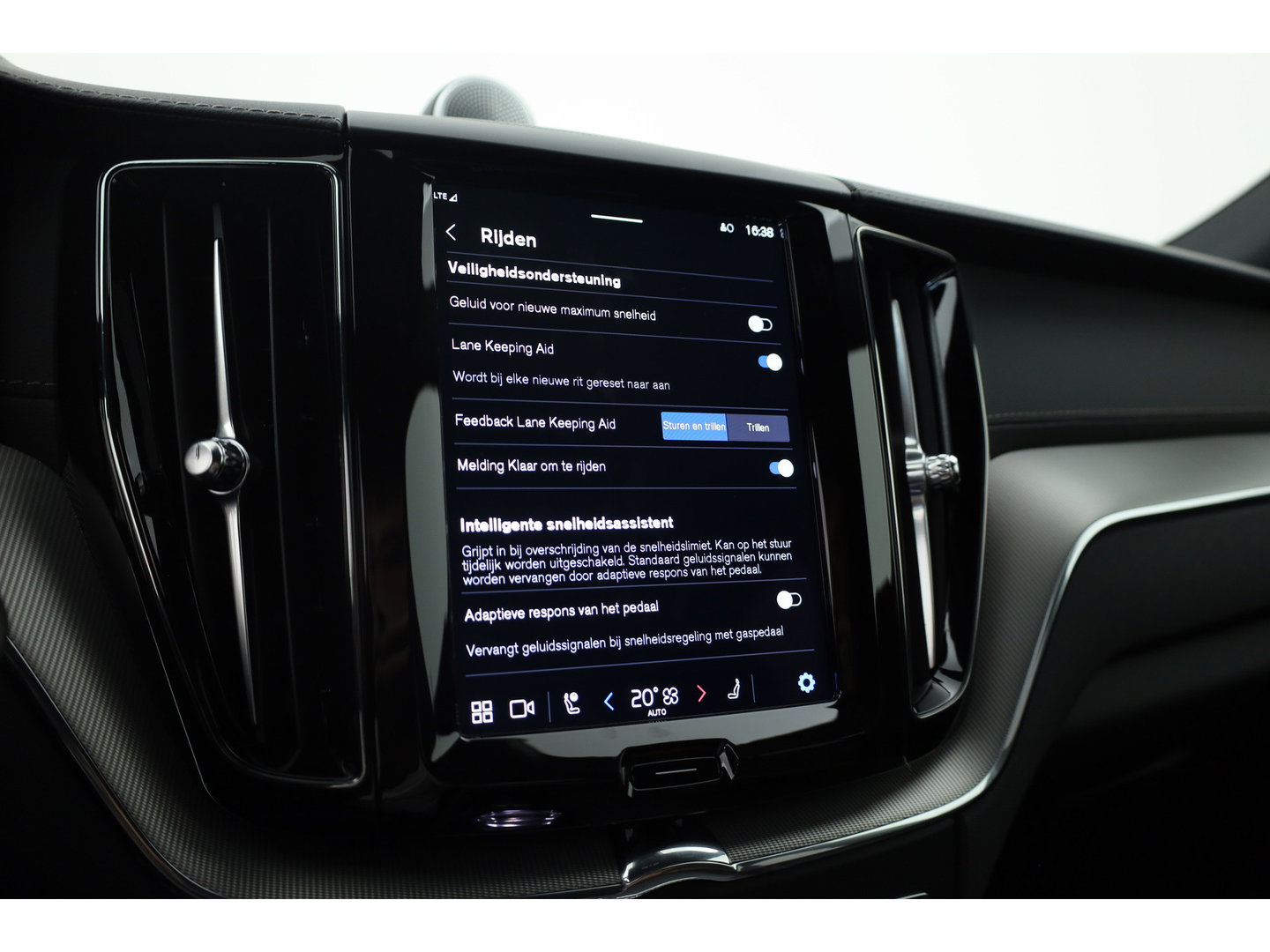Volvo XC60 2.0 T8 Plug-in-hybrid AWD Polestar Engineered | Öhlins |Bowers & Wilkins | Trekhaak | alarm | 360 camera |  gelaagd glas |