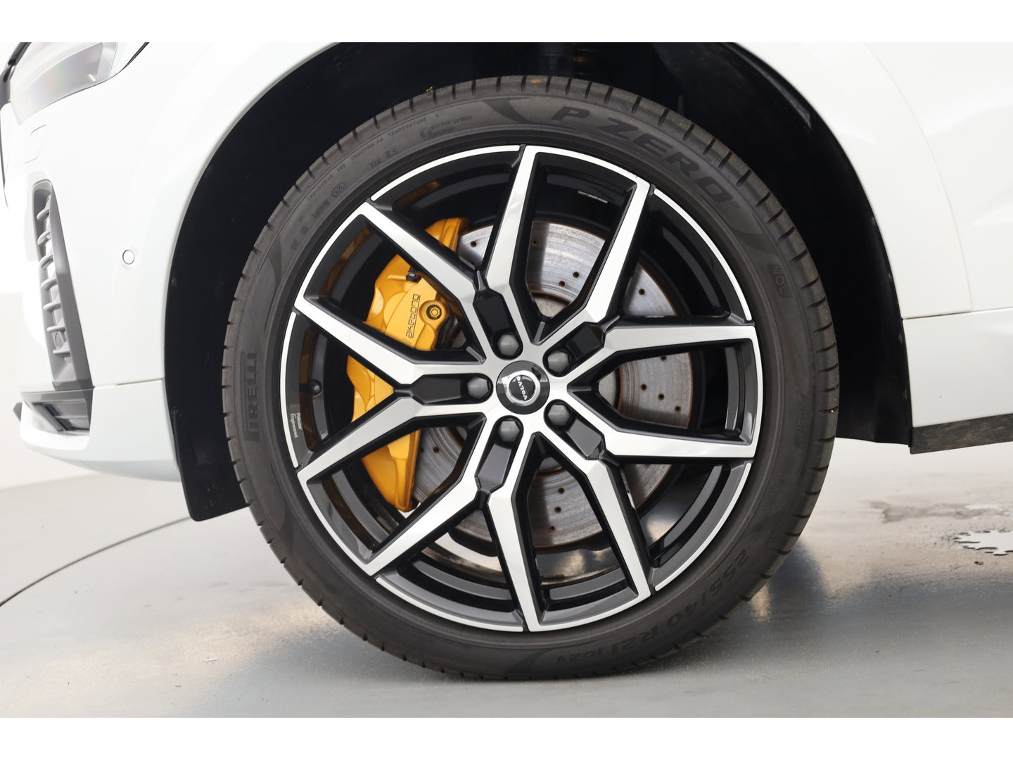 Volvo XC60 2.0 T8 Plug-in-hybrid AWD Polestar Engineered | Öhlins |Bowers & Wilkins | Trekhaak | alarm | 360 camera |  gelaagd glas |